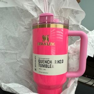 Stanley LIMITED EDITION PINK PARADE 40oz tumbler New in box